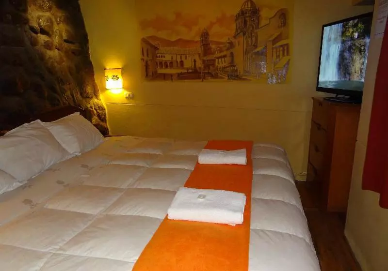 Orquidea Real Hostal