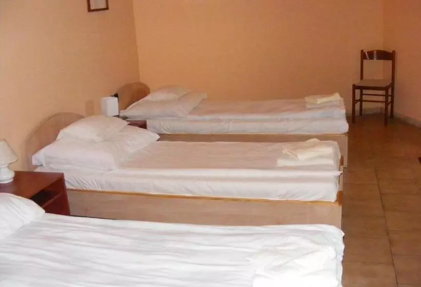 בית מלון כפרי Pelikán