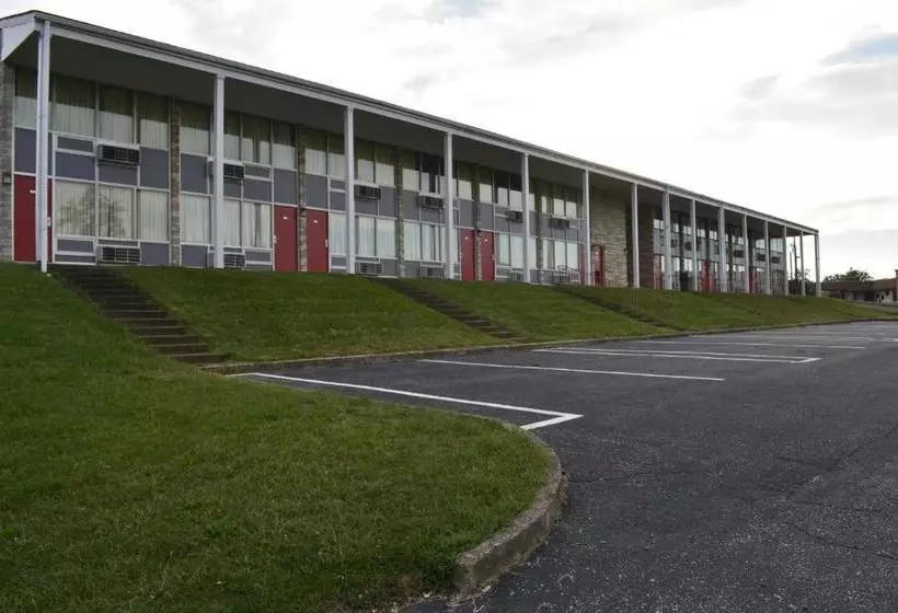 ホテル Red Carpet Inn & Suites New Cumberland