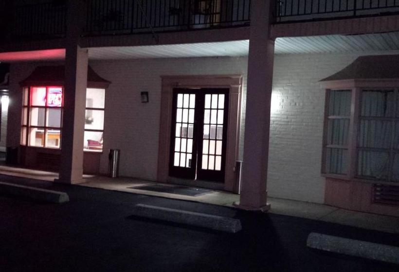 ホテル Red Carpet Inn & Suites New Cumberland