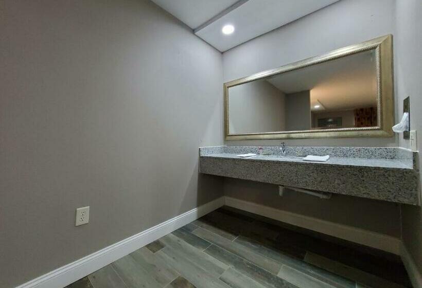 호텔 Scottish Inns & Suites