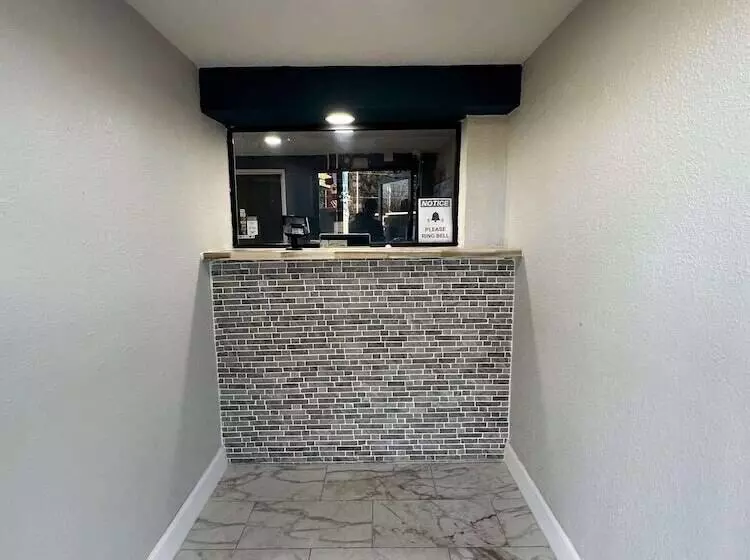 Отель Rodeway Inn