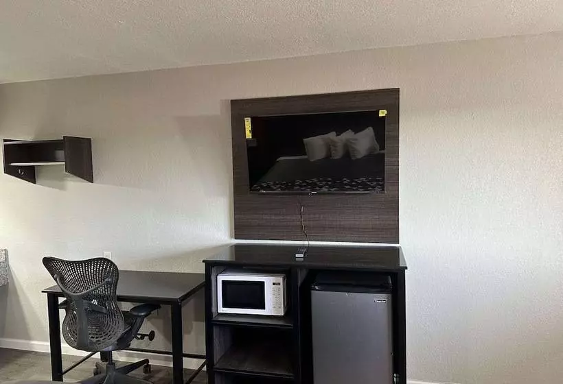 Отель Rodeway Inn