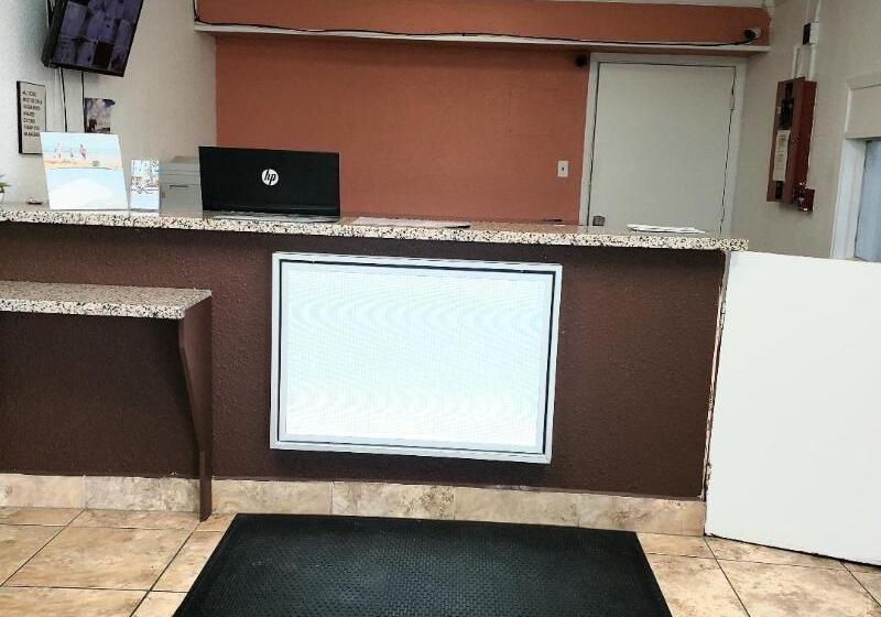 فندق Econo Lodge