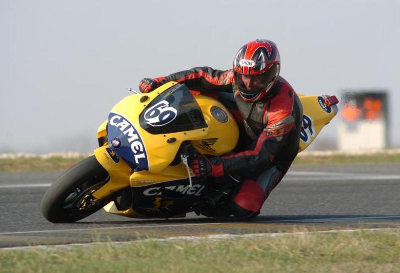 فندق Zsófia Panzió Pápa