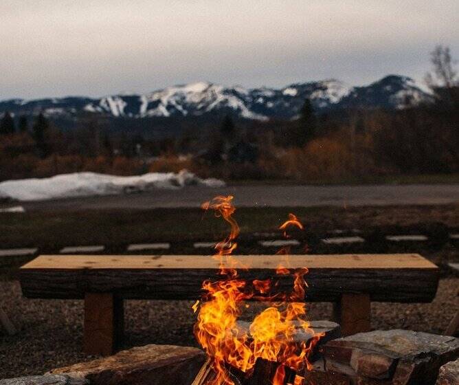 モーテル Apres Whitefish