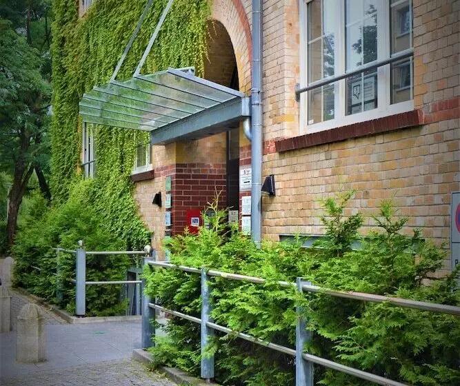 Singer109 Hostel, Hotel & Apartment