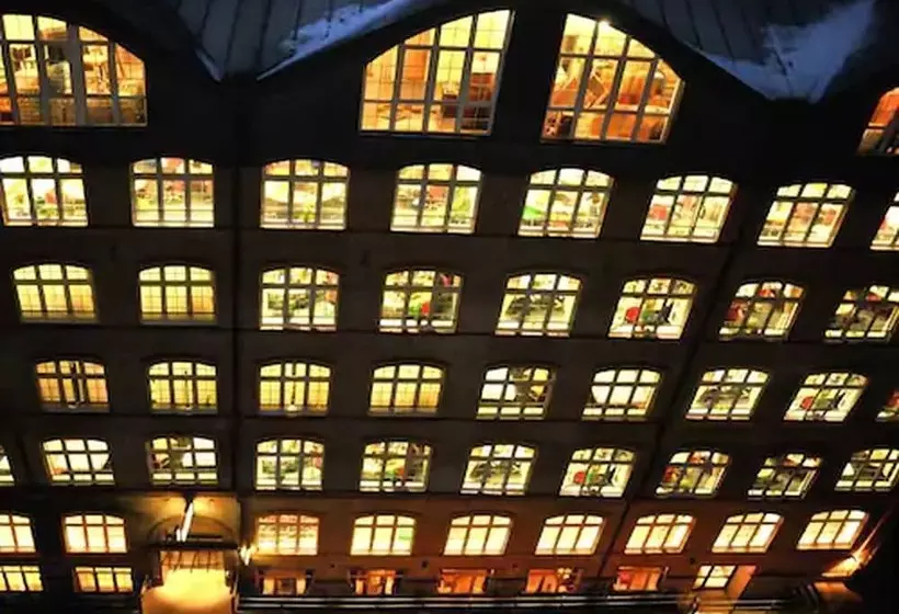 Singer109 Hostel, Hotel & Apartment