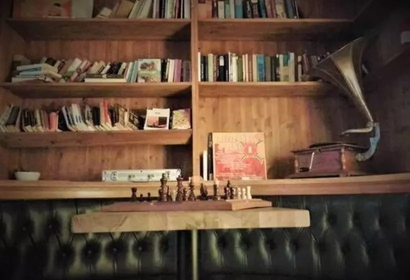 Singer109 Hostel, Hotel & Apartment