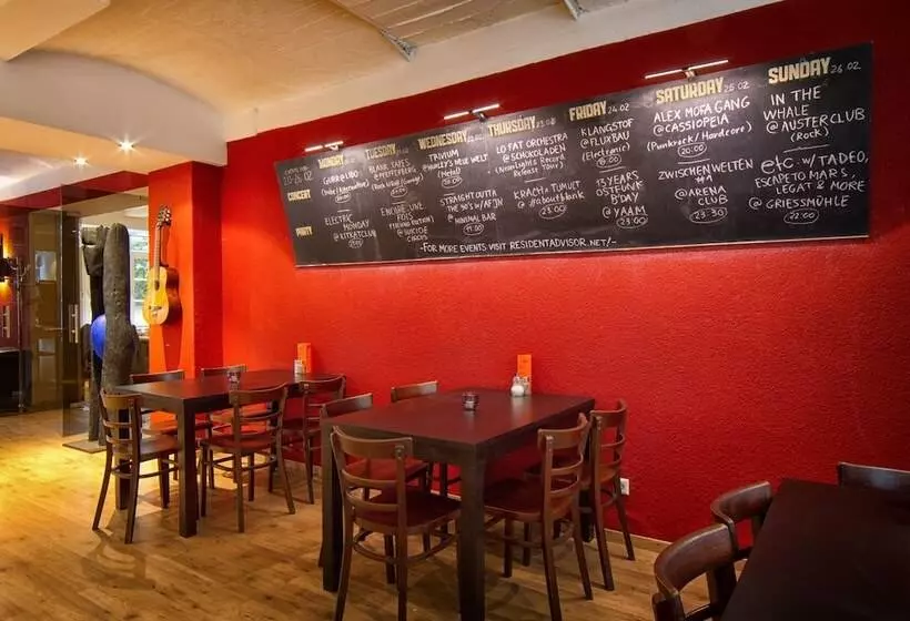 Singer109 Hostel, Hotel & Apartment