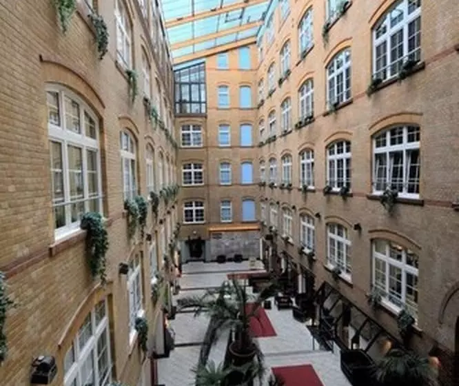 Singer109 Hostel, Hotel & Apartment