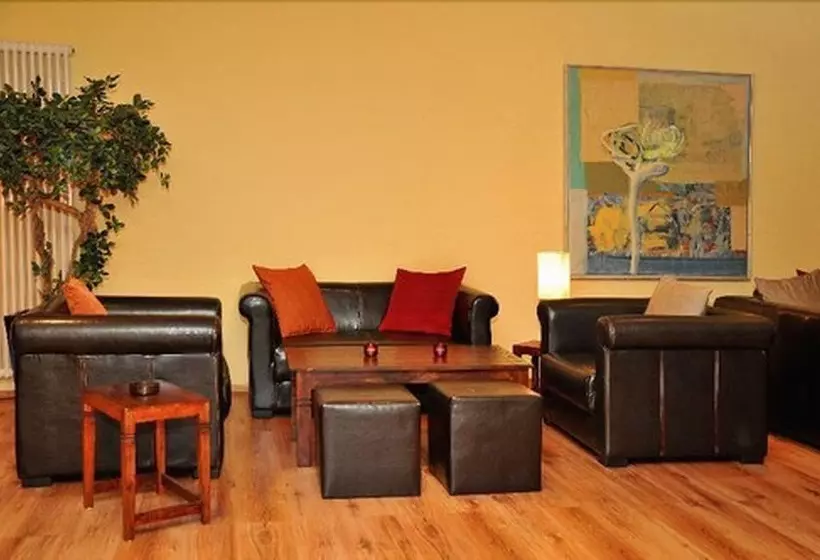 Singer109 Hostel, Hotel & Apartment