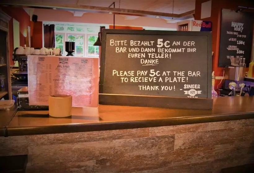 Singer109 Hostel, Hotel & Apartment