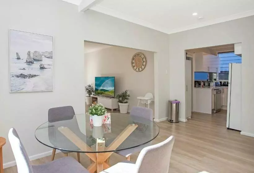 Charming Coastal Retreat