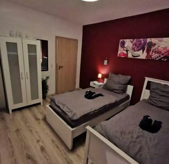 Liebevoll Eingerichtete Ferienwohnung   Zentrale Lage   Netflix & Paytv