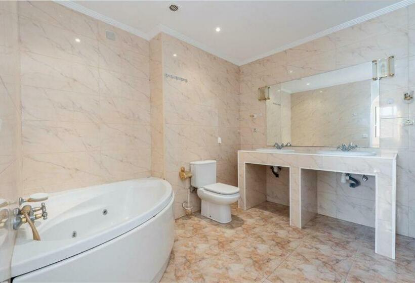 Global Ardiaca   500 M To The Beach