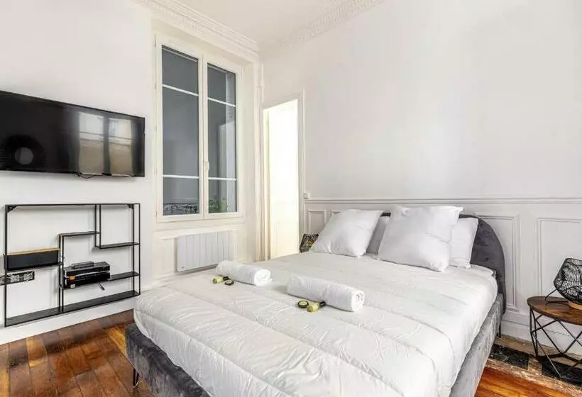 Guestready Contemporary Studio In Clichy
