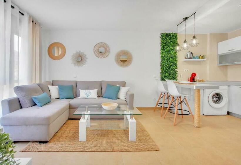 Luminoso Apartamento Con Piscina Cerca Del Mar