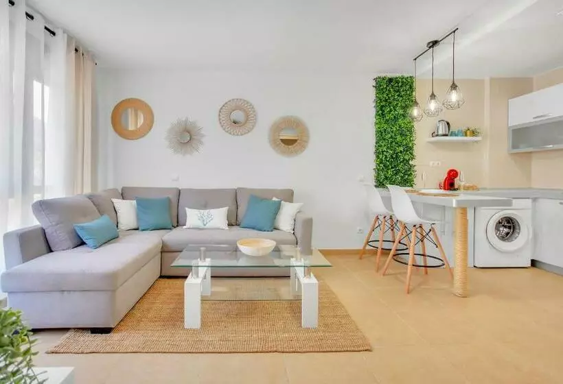 Luminoso Apartamento Con Piscina Cerca Del Mar