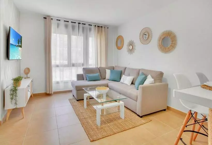 Luminoso Apartamento Con Piscina Cerca Del Mar