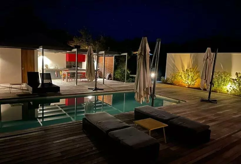 Magnifique Villa Avec Piscine Chauffée, Clim, Cuisine D été