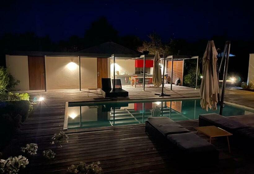 Magnifique Villa Avec Piscine Chauffée, Clim, Cuisine D été