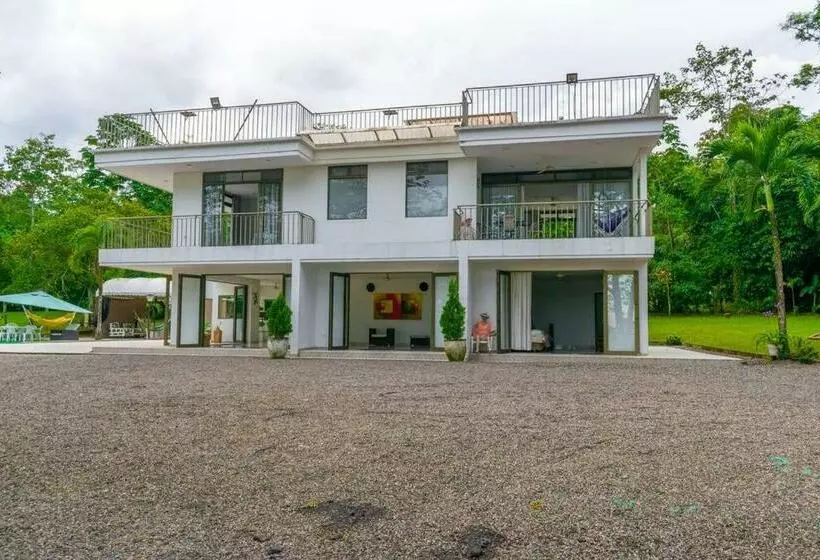 Agradable Y Hermosa Casa De Campo Con Piscina