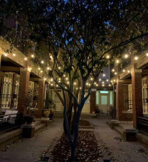 Charming New Orleans Style Apartment With Gated Courtyard!