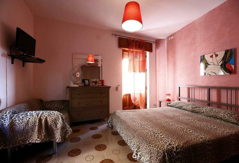 Casa Russo A Ficarra