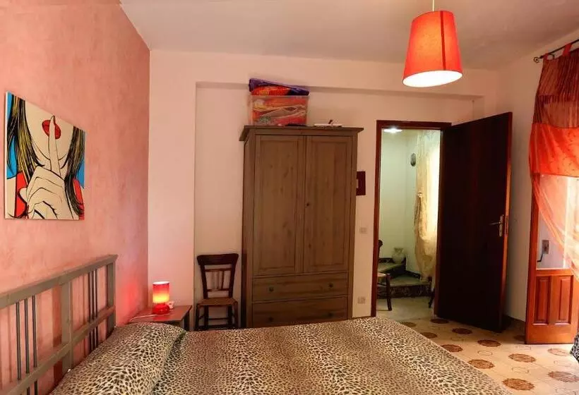 Casa Russo A Ficarra