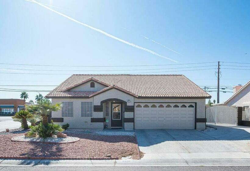 Modern Home! Pool & Jacuzzi