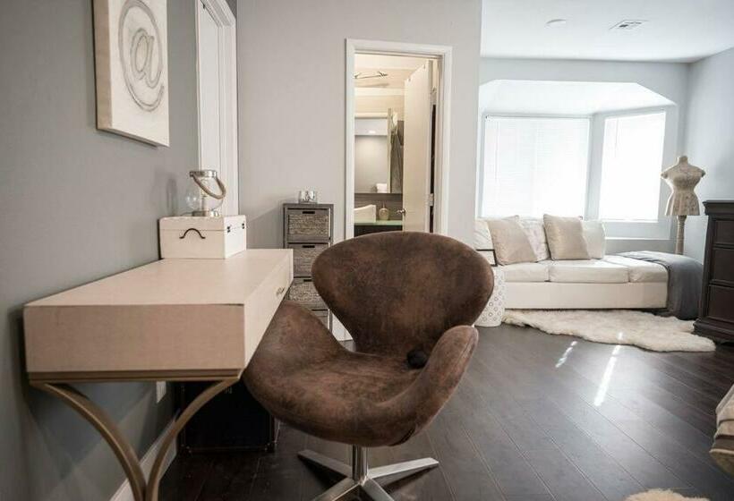 Modern Home! Pool & Jacuzzi