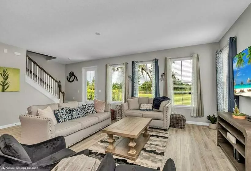 Sunny Amp Bright Modern Retreat