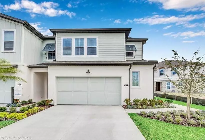 Sunny Amp Bright Modern Retreat