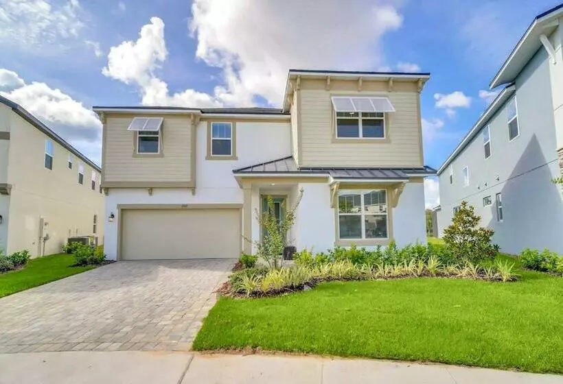 Tropical Lake View Retreat