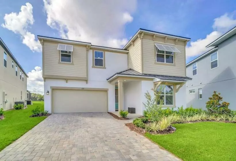 Tropical Lake View Retreat