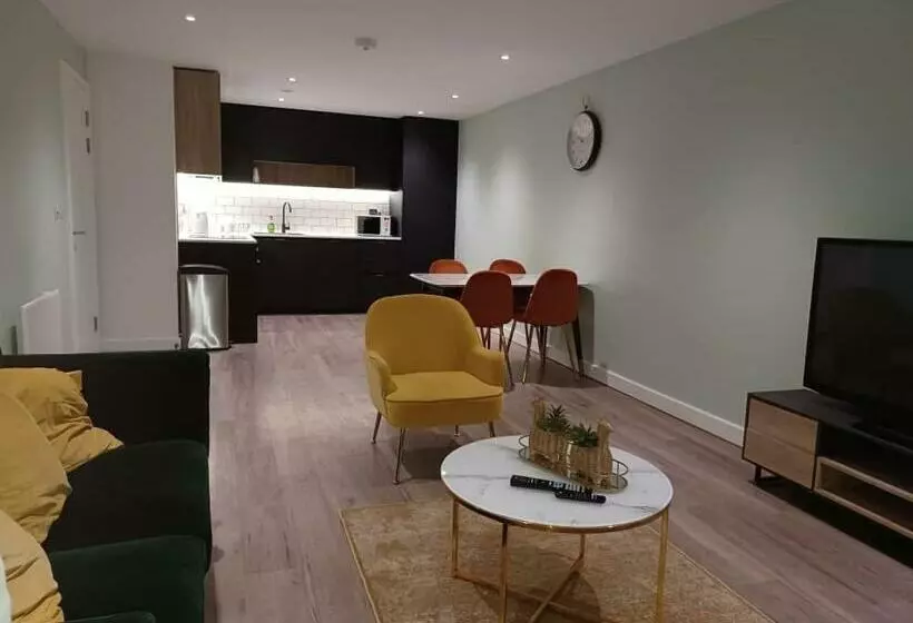 2 Bed Flat Colindale
