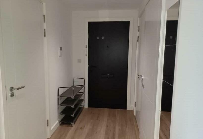 2 Bed Flat Colindale