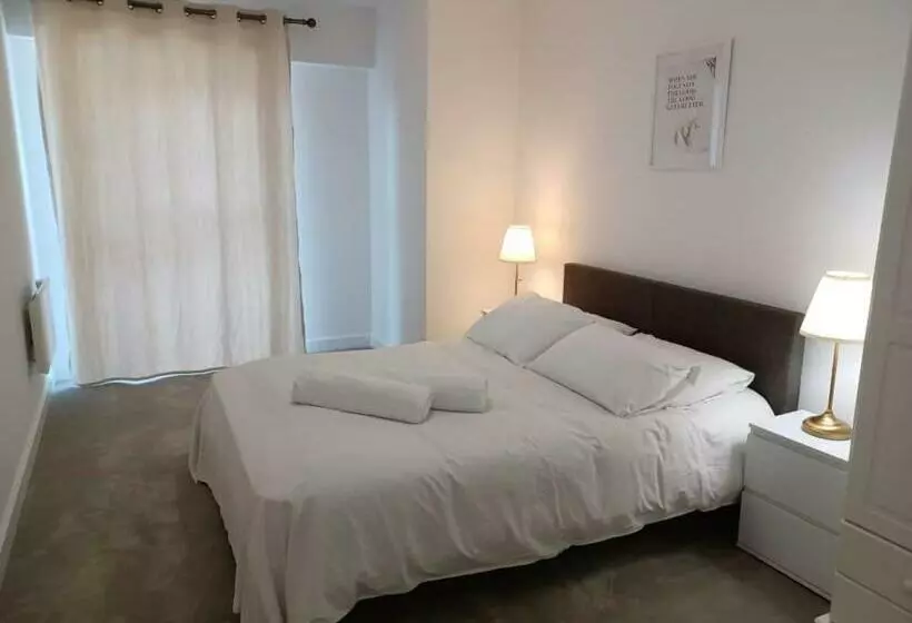2 Bed Flat Colindale