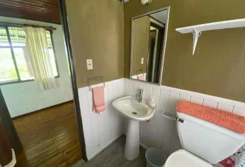 Casa Familiar En Sector Residencial Hare Toke