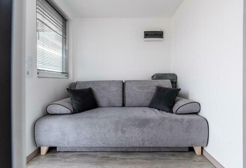 Panoráma úszóház 1