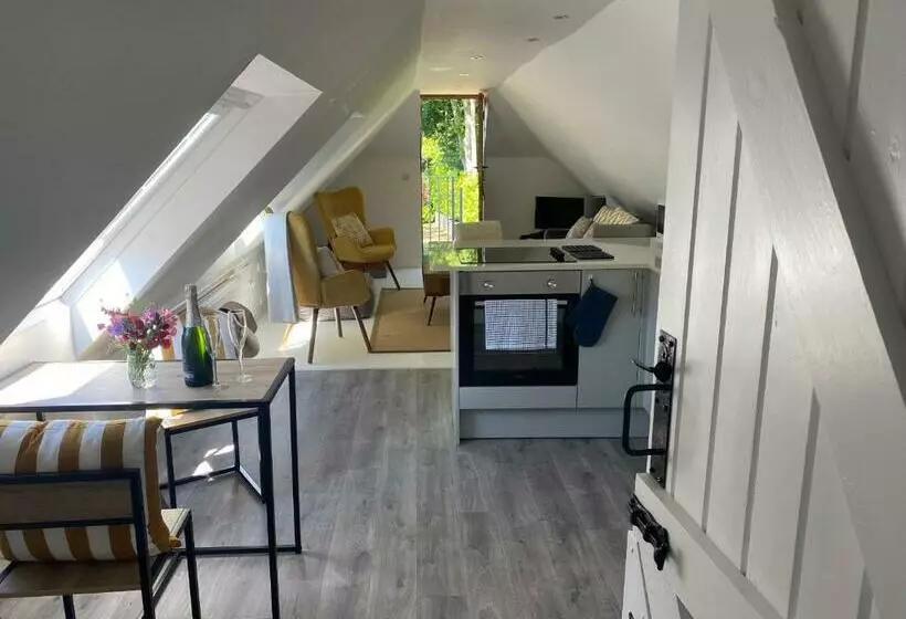 Redford Cottage Annex Situated In The South Downs National Park Offers Excellent Walking And Cycling