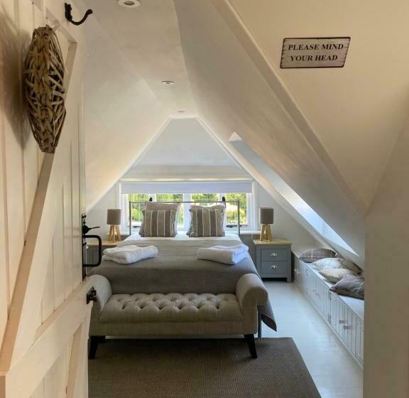 Redford Cottage Annex Situated In The South Downs National Park Offers Excellent Walking And Cycling