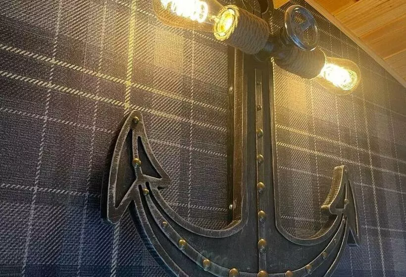 4 Sinclair Bay Lodges