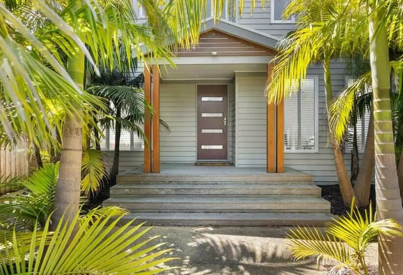 Amongst The Palms Inverloch