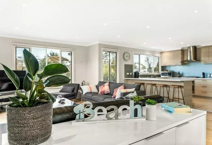 Amongst The Palms Inverloch