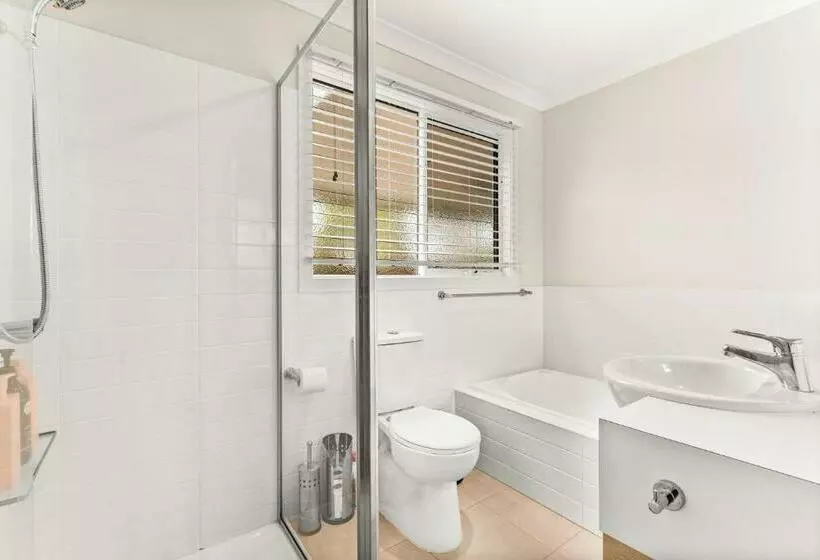 Amongst The Palms Inverloch