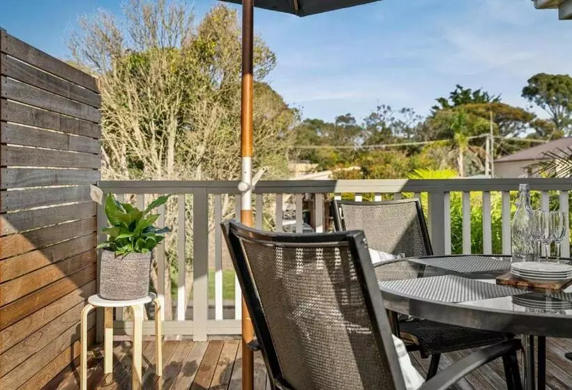 Amongst The Palms Inverloch