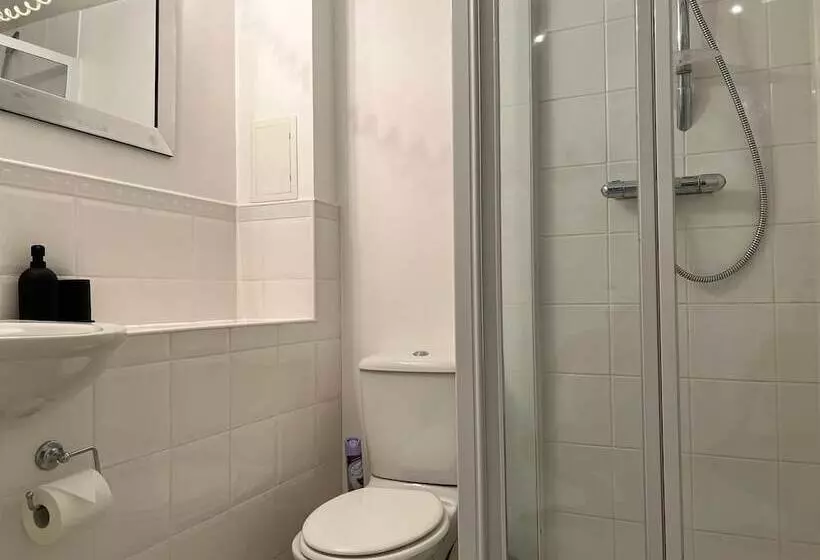 Cosy Flat 2mins Walk From Maidstone Station