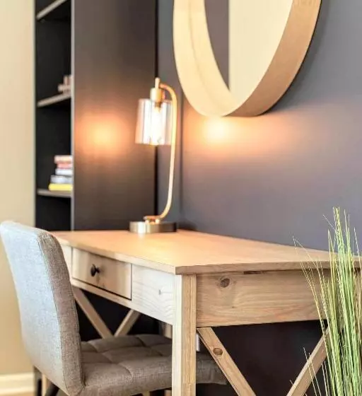 Large 5 Bed Lake Geneva Home 4 Blocks From Lake!